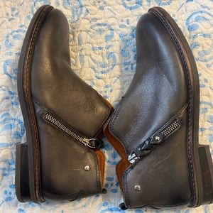 Pikolinos leather boots